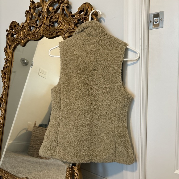 Patagonia Vest. Only worn once! - Picture 2 of 3